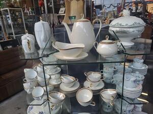 Grand choix vaisselle 