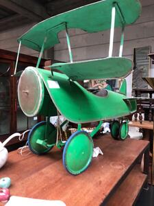 Avion bi-plan à pedales nvx pneux 90x120, manque hélice 