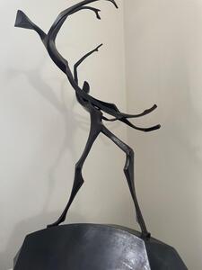 Bronze expressionniste de P. Blavier, patine médaille, ca 1960, dim: 85cm x 60cm
