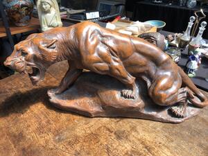 Thimas François Cartier, terre cuite lionne à l’affût, 30x60cm, début 20emes, bel état conservation 